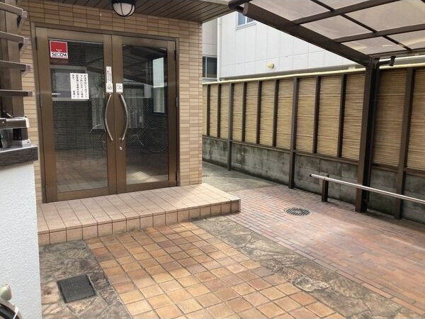  | セリシール関目