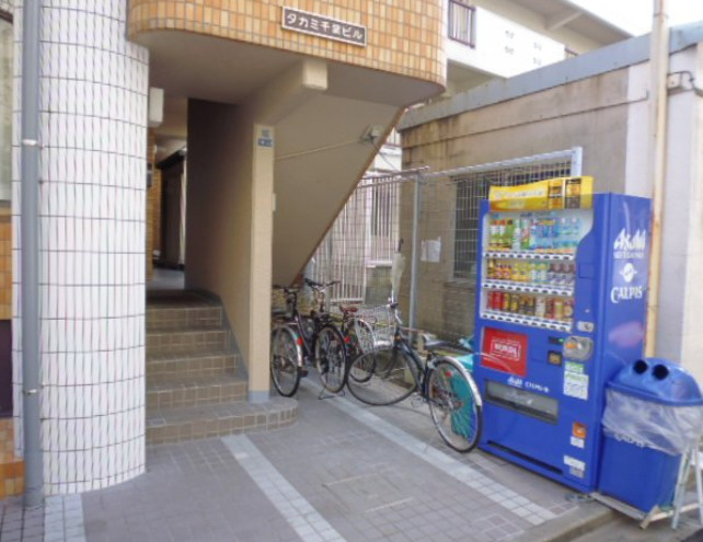 タカミ千葉ビルのエントランス