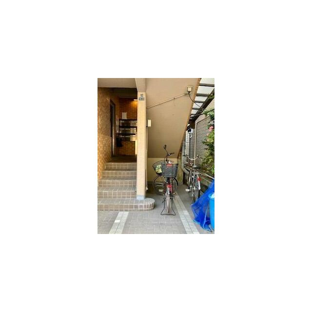 タカミ千葉ビルのエントランス