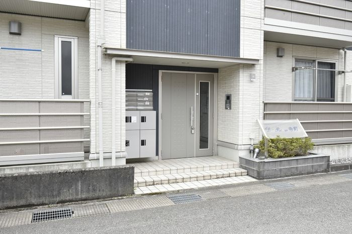 D-Room寺町のエントランス