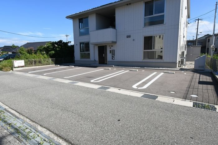 アンジェブランの駐車場