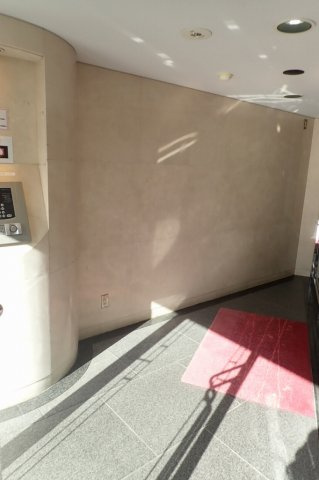 ウィン千駄木のエントランス