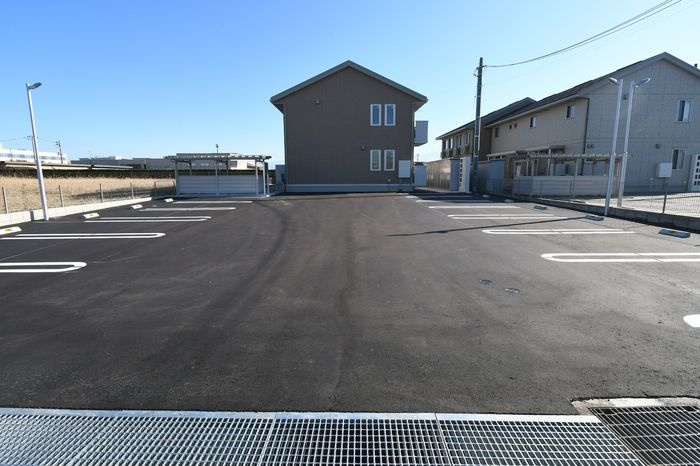 エルミタージュⅡの駐車場
