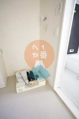 【洗面所】 | ファミールB | 洗濯機置き場　※参考写真です　