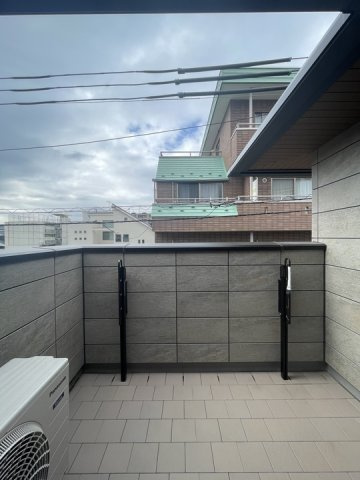 ＵＴＥＮＡ　ＴＥＲＲＡＣＥ Bのバルコニー