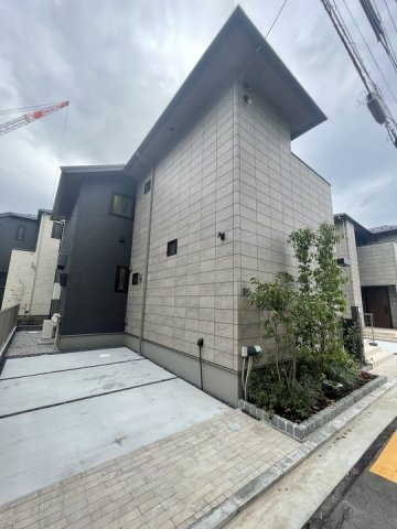 ＵＴＥＮＡ　ＴＥＲＲＡＣＥ Bの外観