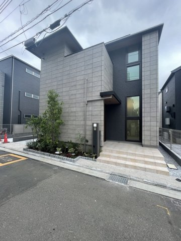 ＵＴＥＮＡ　ＴＥＲＲＡＣＥ Bの外観