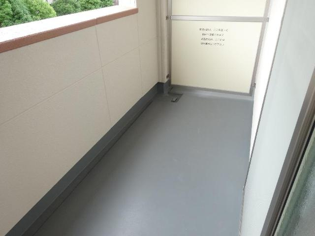 ココ　ナツのその他|ベランダ