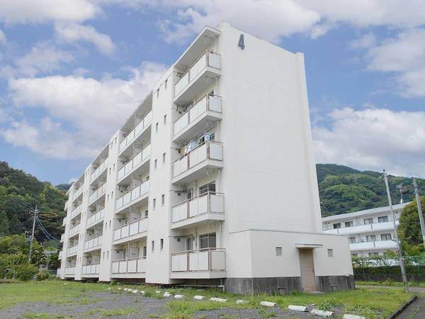 ビレッジハウス小島4号棟の外観