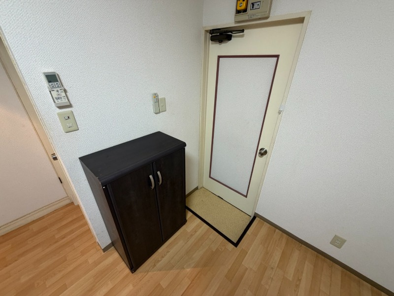 春日部市備後東１丁目の賃貸マンションの玄関
