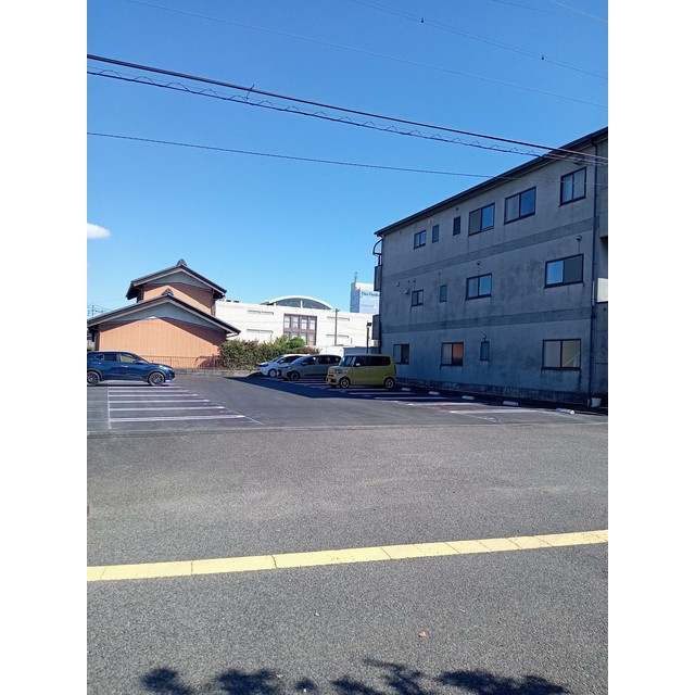 岐阜市薮田東１丁目の駐車場の外観
