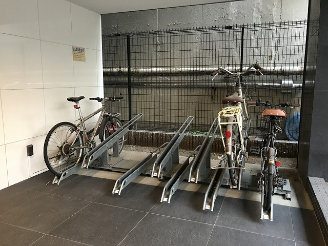 アイル上野の森NORTHの駐車場