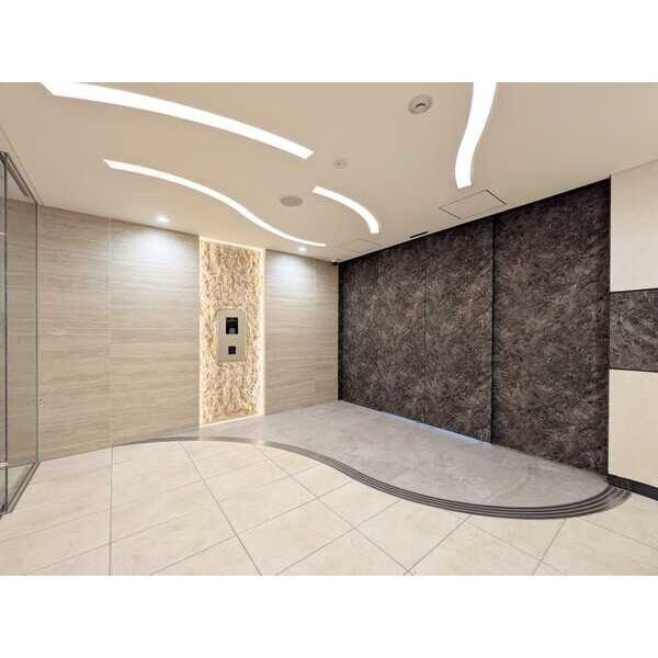 Draw上本町のロビー
