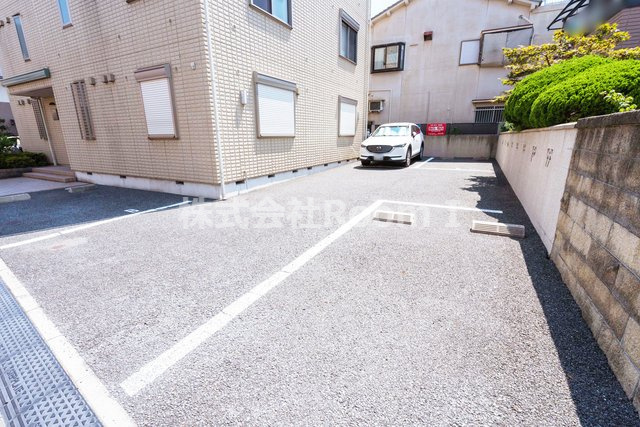 エスペーロ　サチの駐車場