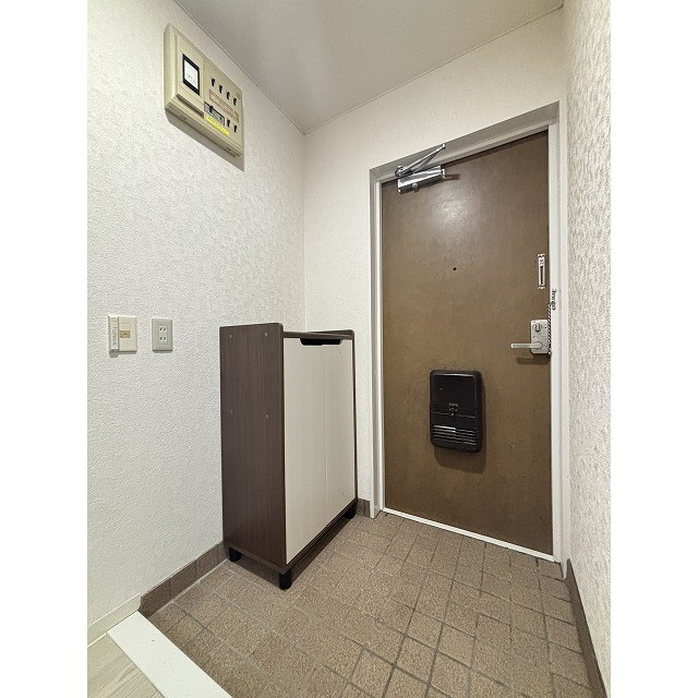 サンライフ７５の玄関
