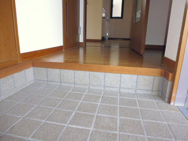 サンライフ東塚Ａの玄関