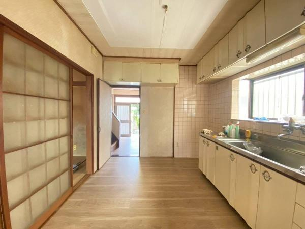 岩出市荊本　中古戸建のキッチン|ダイニングキッチン