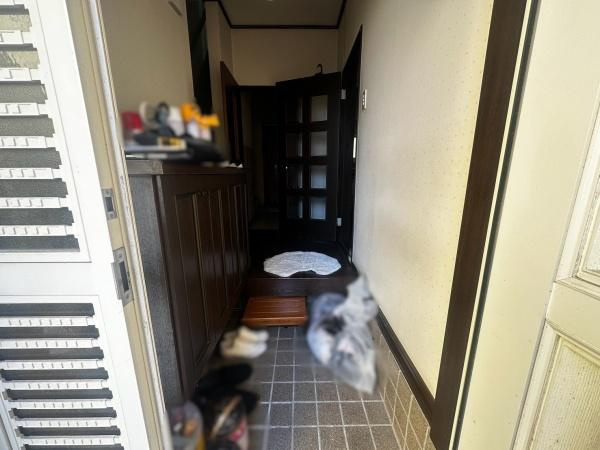 橋本市学文路　中古戸建の玄関
