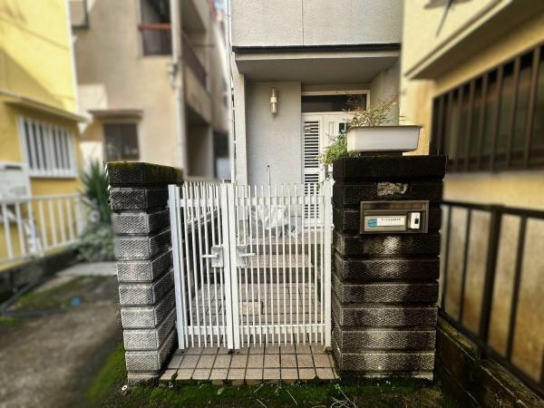 橋本市学文路　中古戸建の玄関