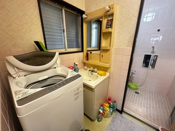 橋本市学文路　中古戸建の独立洗面台