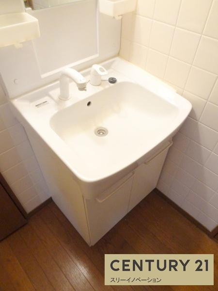 大阪市大正区三軒家東６丁目の賃貸マンションの洗面所|独立洗面台！