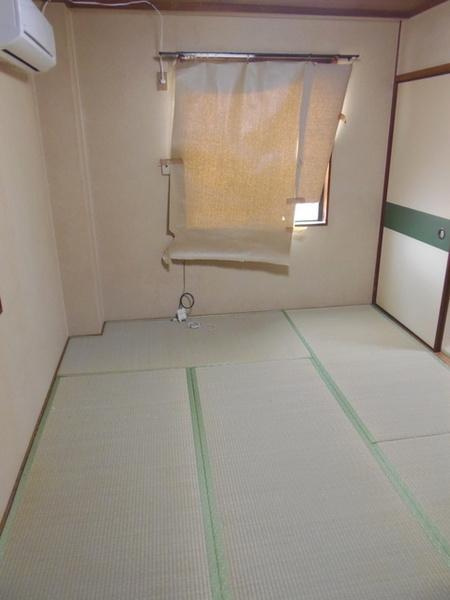 白沢マンションの寝室|★洋室6帖は寝室に最適★