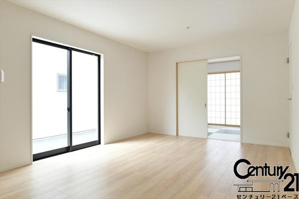 クレイドルガーデン九条町 ４号棟 ／新築一戸建の内観：施工例|■浄水器付きのシステムキッチンです！■