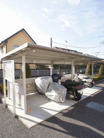 【その他共用部分】 | ファースト・スター | 屋根付きの駐輪場があります♪