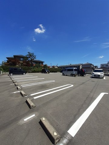 グレイス　フルⅠの駐車場