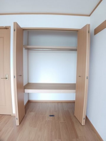 エレガンス弐番館の収納