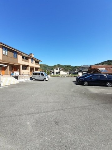 プランドール　ソフィアの駐車場