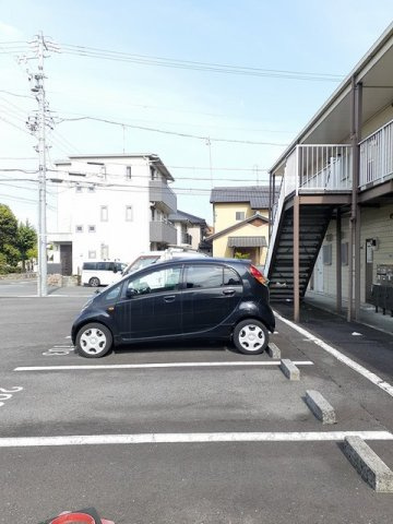 ミツイキタウラの駐車場