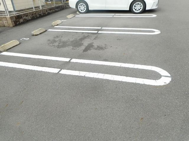 ローズの駐車場