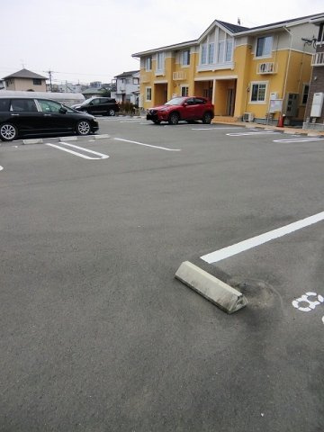 シルバーストン　Ⅱの駐車場
