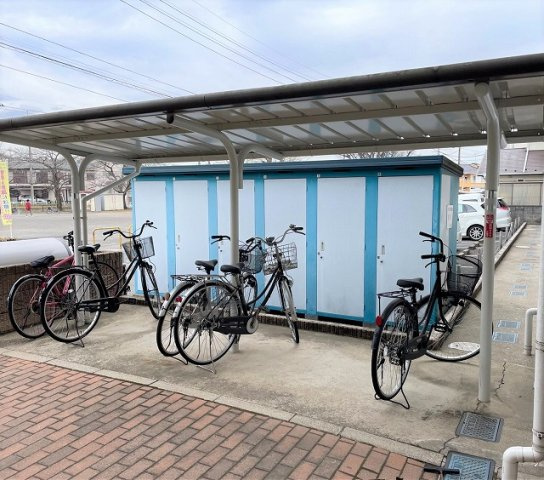レオパレスルミエールのその他|屋根付き駐輪場