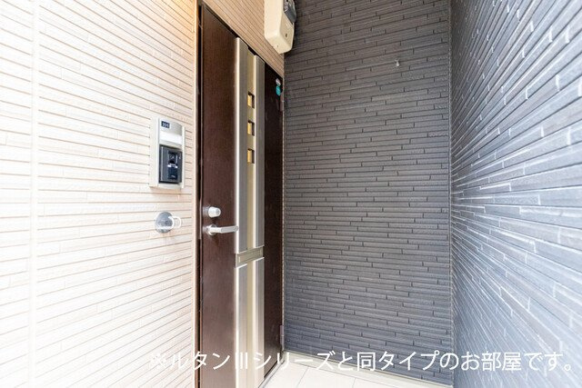 ボヌール・ド・コルザの玄関