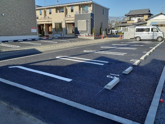 ブリーゼ　ツヴァイの駐車場