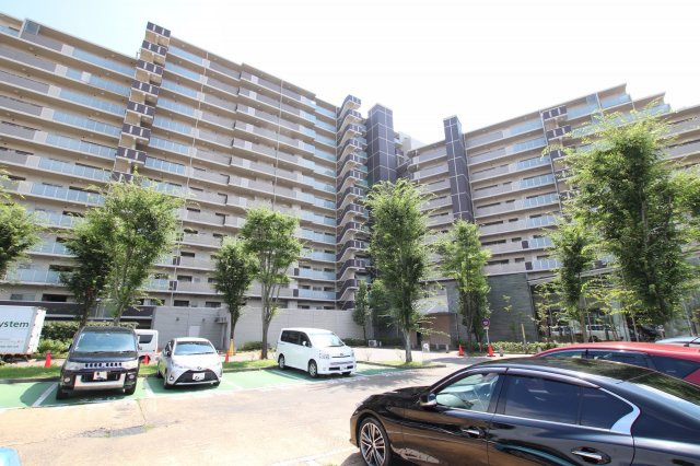 グランレグナスの外観|京王相模原線京王堀之内駅徒歩7分　リフォーム後の引き渡し　犬猫２匹まで飼育可　南西向き