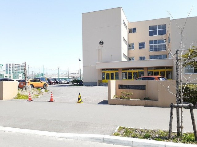 プランドール・Ｊの周辺|旭川市立啓明小学校まで650m