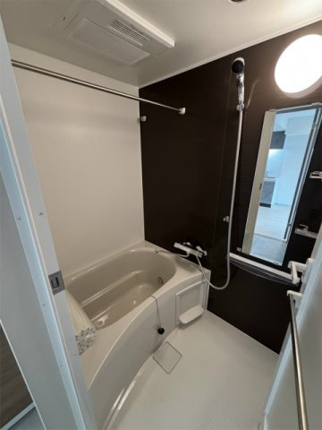 R-Residence南千束の浴室|落ち着いた空間のお風呂です