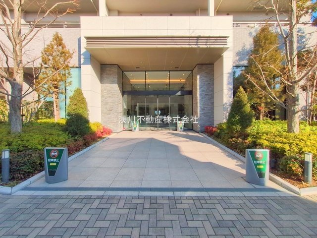 八王子市八日町の中古マンションのエントランス|～管理形態は全部委託式　キレイにメンテナンスされているマンションです～