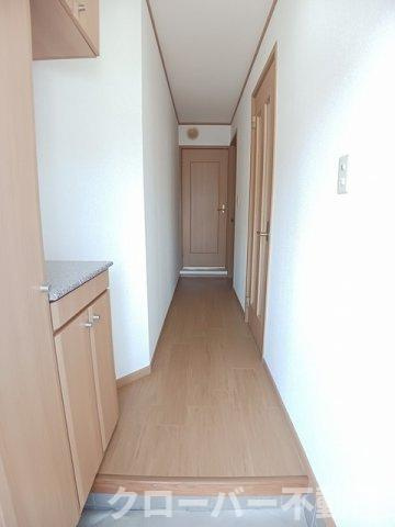 ヴィラ　エンゼルＣの玄関