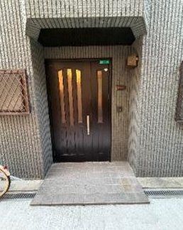 中加賀屋３丁目店舗戸建のエントランス