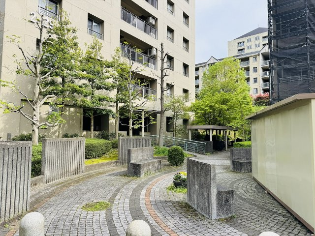 エストラーセ長池５号棟の周辺|～京王堀之内駅徒歩15分　総戸数250戸のビッグコミュニティ　小中学校も徒歩10分圏内～