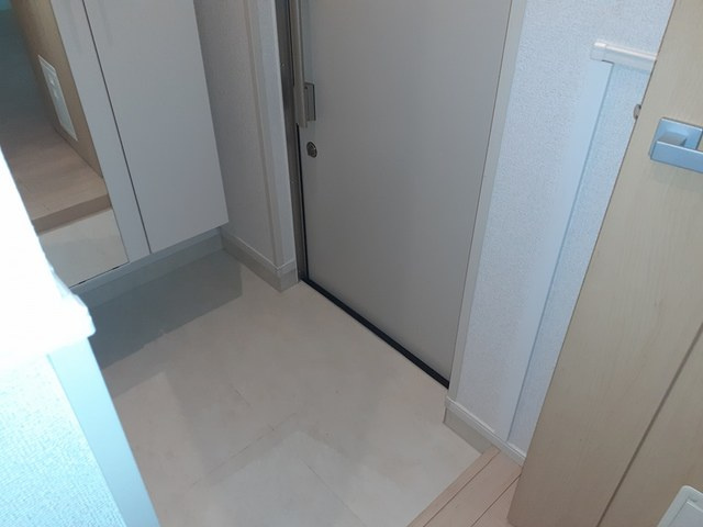 プラザハウスの玄関