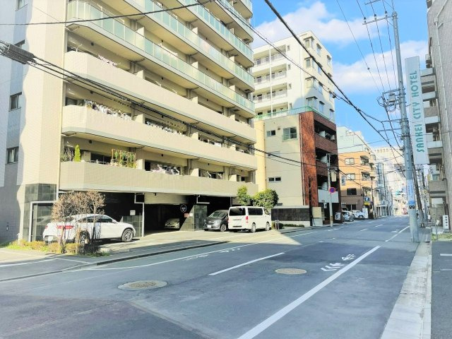 プレシス八王子の現況写真|～駅近の大きな通り沿いで、夜遅い時間でも安心～