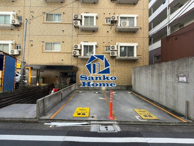 ダイヤモンドレジデンス新宿の駐車場