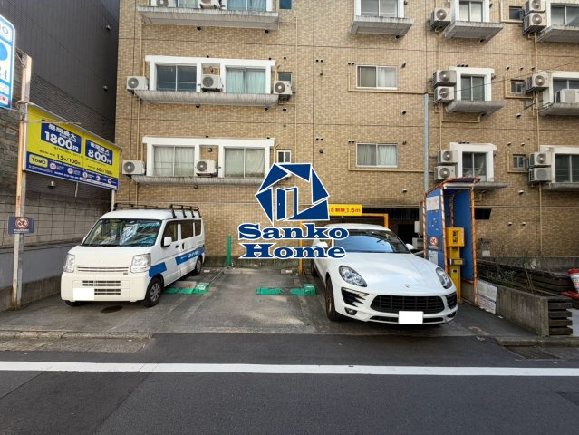 ダイヤモンドレジデンス新宿の駐車場