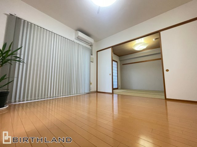 ラフィネス郡山の居間・リビング