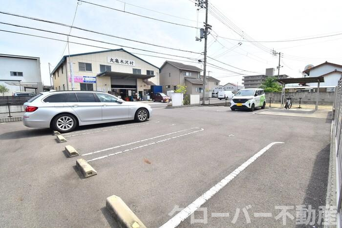 アンジュール山北 A棟の駐車場|駐車場